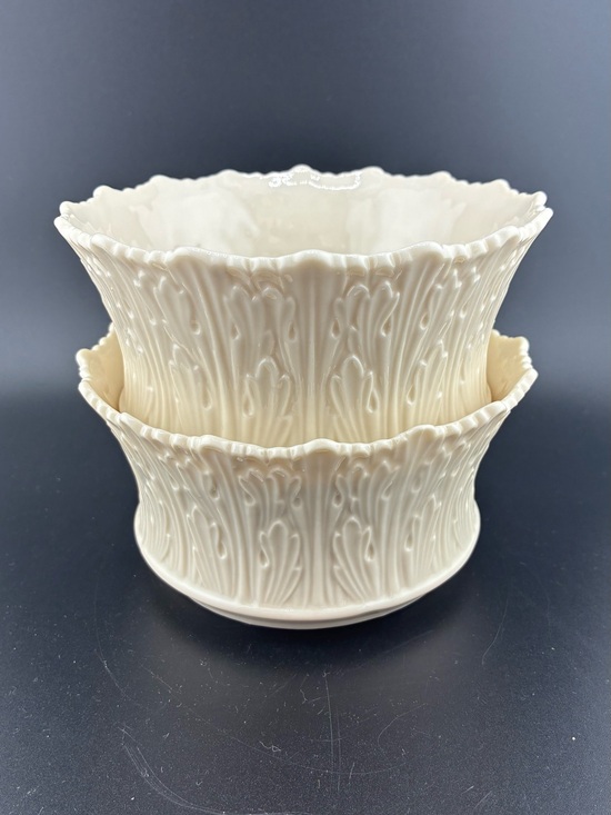 Lenox Other - Lenox Scalloped Cream woodland Embossed Ceramic trinket bowl set of 2